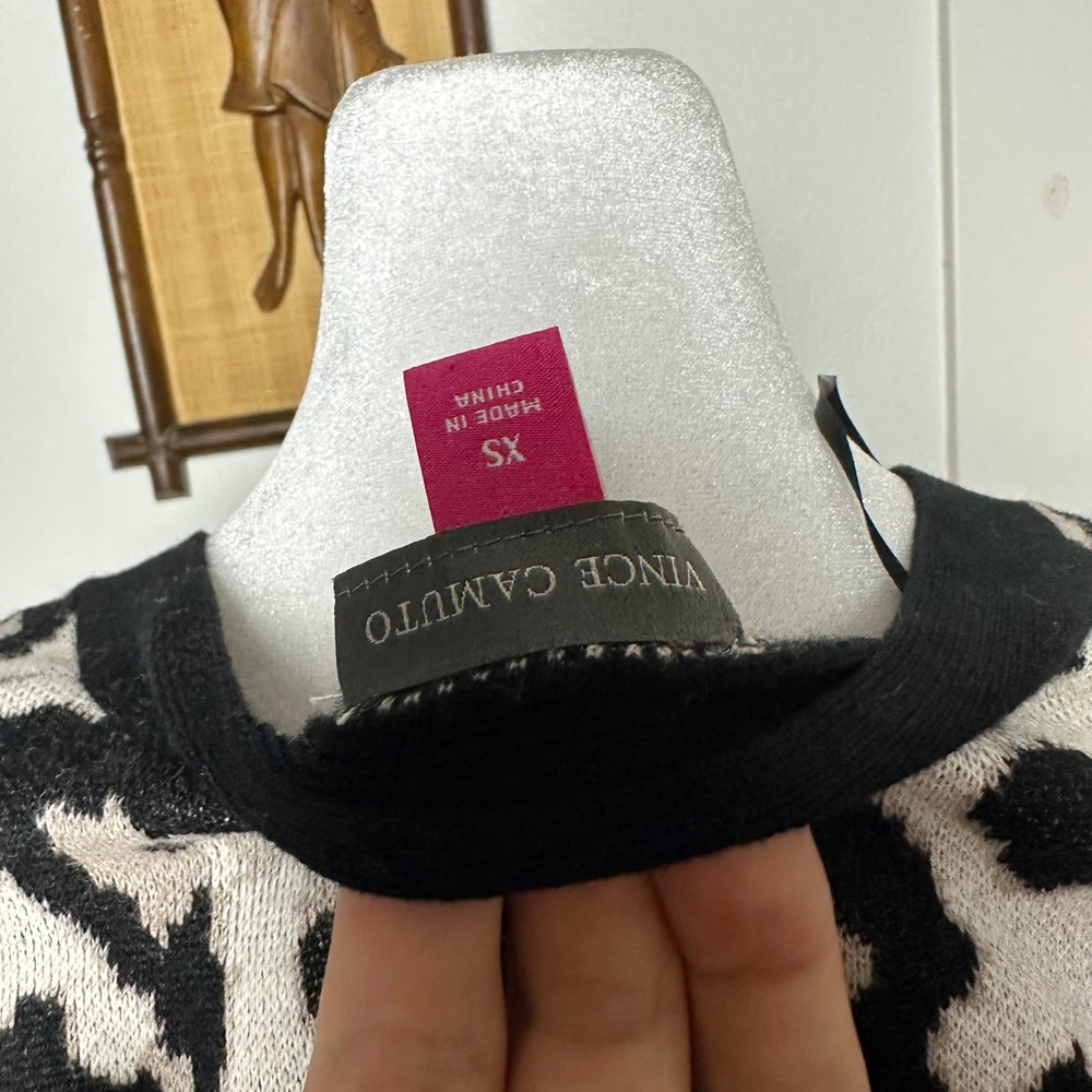 Vince Camuto Cheetah Print Black Beige Cardigan Sweater sz XS - Picture 4 of 8